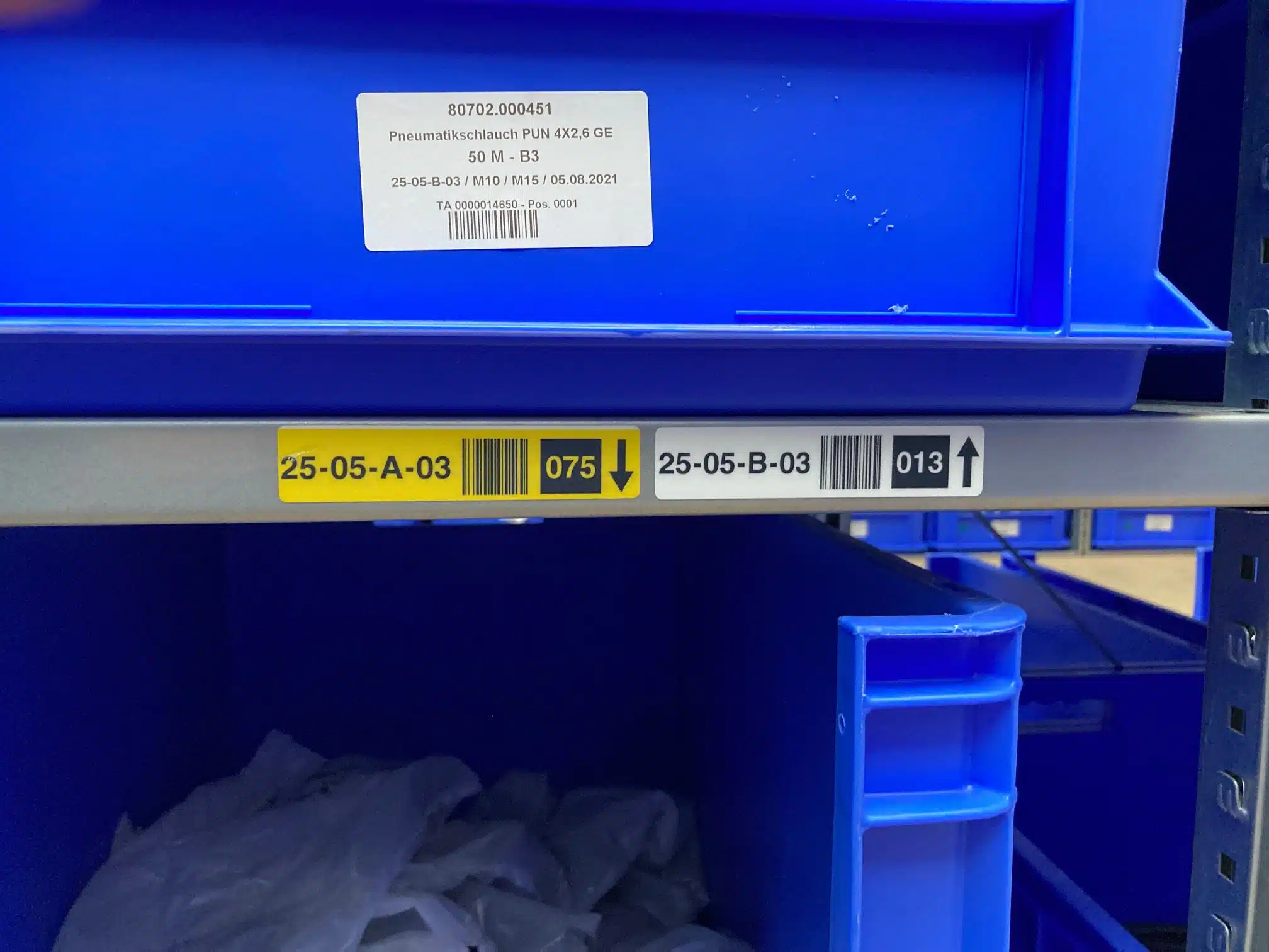 ONK_Atlas Copco_Bild2b Kennzeichnung Fachbodenregalanlage bei Atlas Copco durch ONK