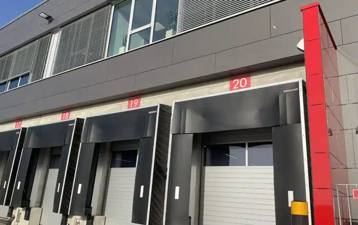 Torbeschilderung von ONK im Frische- und Handels-Logistikzentrum von Stroetmann