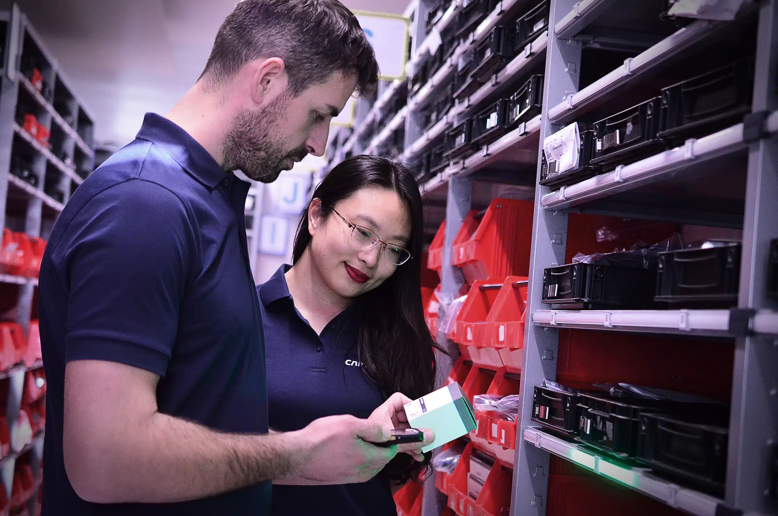 (c) CAPTRON Electronic GmbH Pick-by-Light-Kommissionierung bei CAPTRON