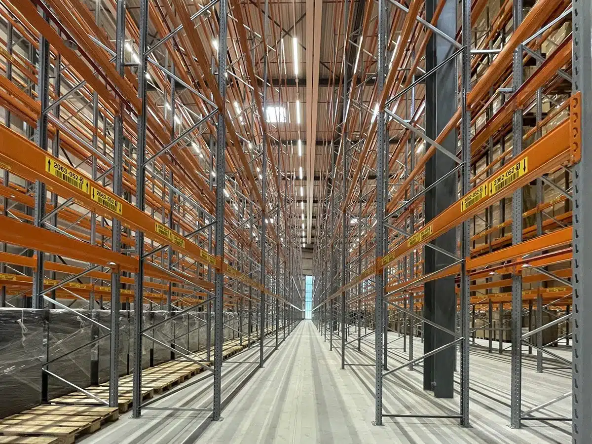 Regalbeschriftung für Lagerlogistik