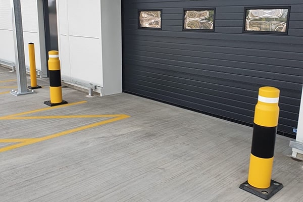 Stoßdämpfender Schutzpfosten für hohe Beanspruchung