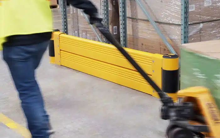 Anfahrschutz: Mit dem richtigen Rammschutz schützen Sie Mitarbeitende & Lager