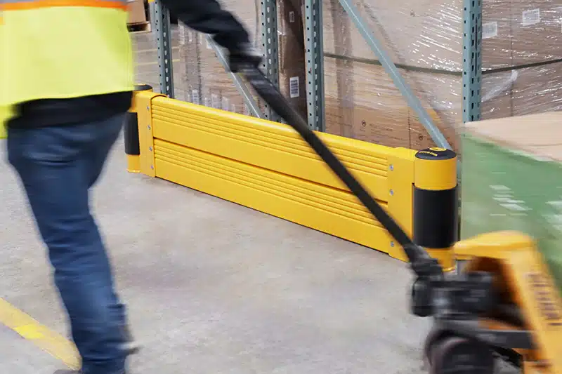 Anfahrschutz: Mit dem richtigen Rammschutz schützen Sie Mitarbeitende & Lager Anfahrschutz: Mit dem richtigen Rammschutz schützen Sie Mitarbeitende & Lager